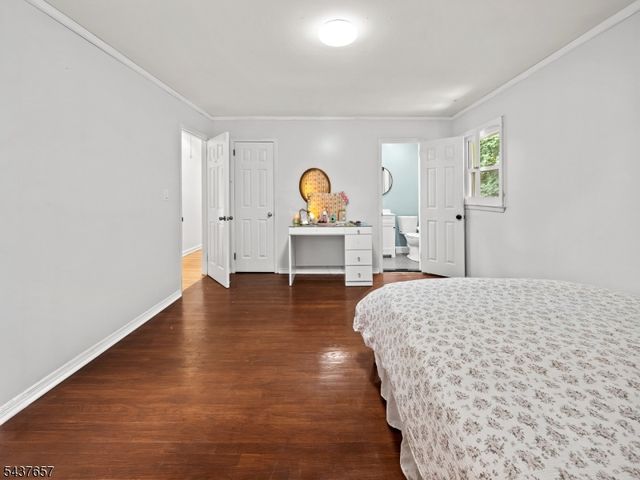 17 Ravine Ct, Clifton City, NJ 07013
