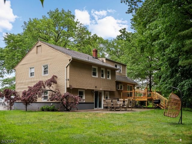 17 Ravine Ct, Clifton City, NJ 07013
