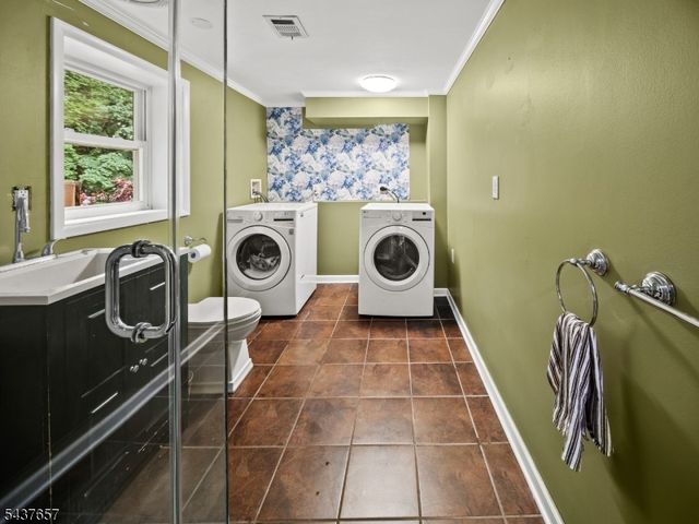 17 Ravine Ct, Clifton City, NJ 07013