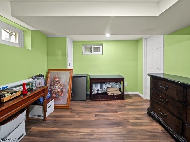 17 Ravine Ct, Clifton City, NJ 07013