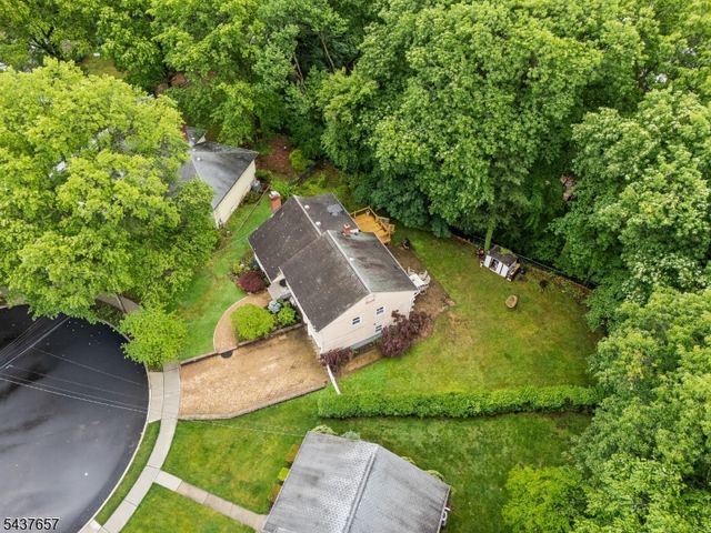 17 Ravine Ct, Clifton City, NJ 07013