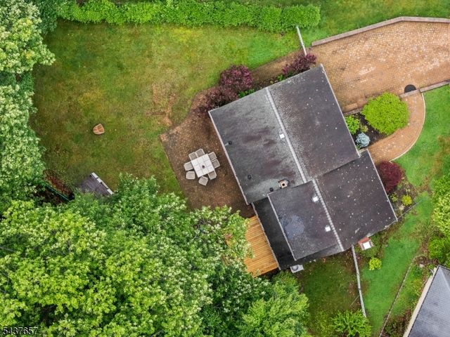 17 Ravine Ct, Clifton City, NJ 07013