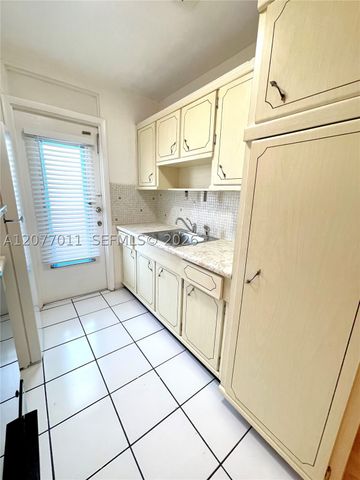 441 Collins Ave 30, Miami Beach, FL 33139