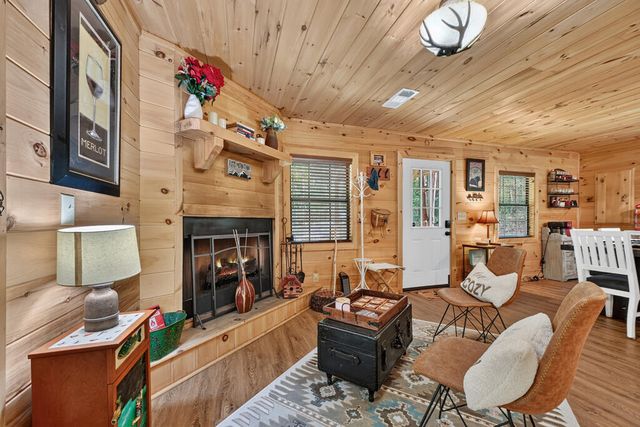 241 Mystic Lane, Blue Ridge, IA 50513
