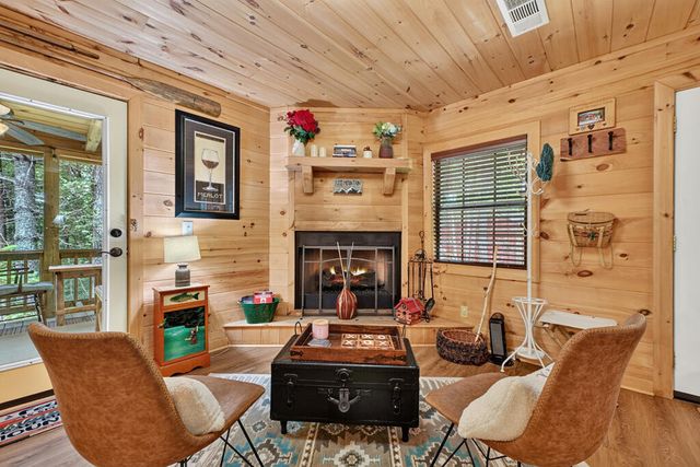 241 Mystic Lane, Blue Ridge, IA 50513