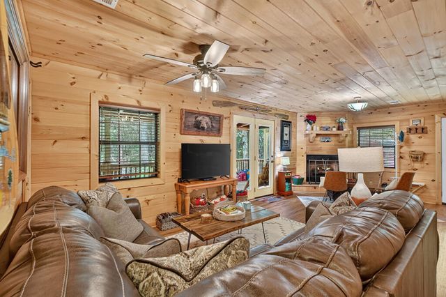 241 Mystic Lane, Blue Ridge, IA 50513