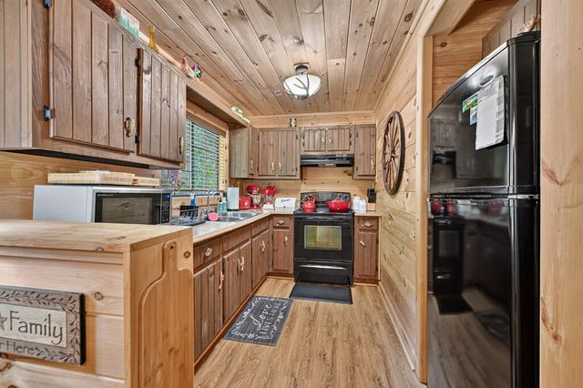 241 Mystic Lane, Blue Ridge, IA 50513