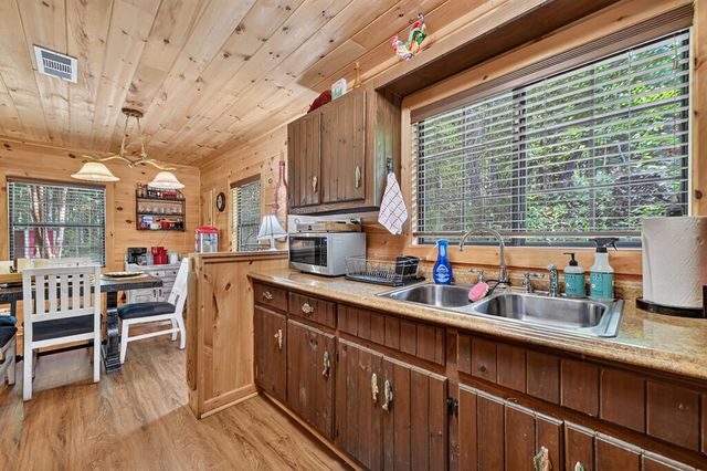 241 Mystic Lane, Blue Ridge, IA 50513