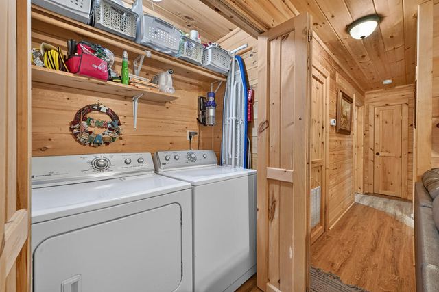 241 Mystic Lane, Blue Ridge, IA 50513