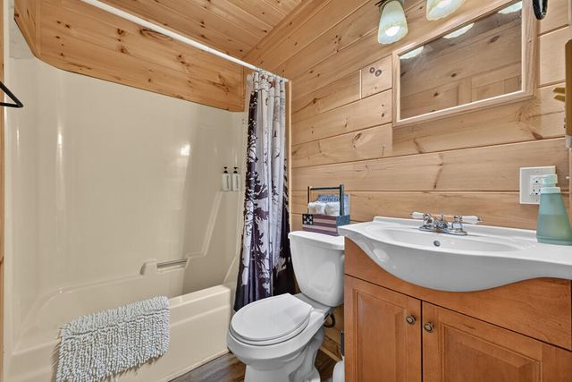 241 Mystic Lane, Blue Ridge, IA 50513