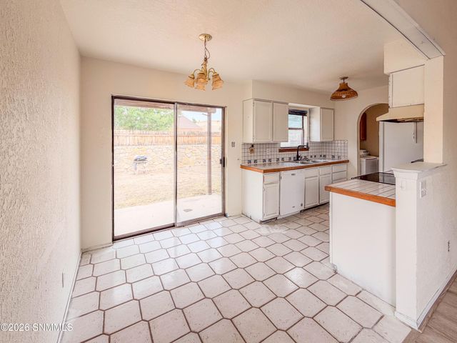 2030 Embassy Drive, Las Cruces, NM 88005