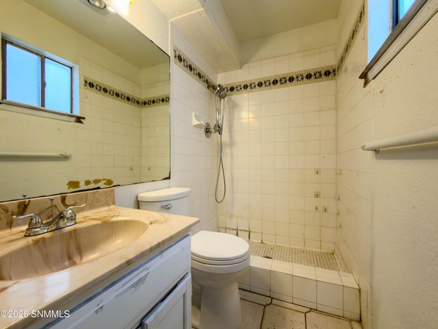 2030 Embassy Drive, Las Cruces, NM 88005