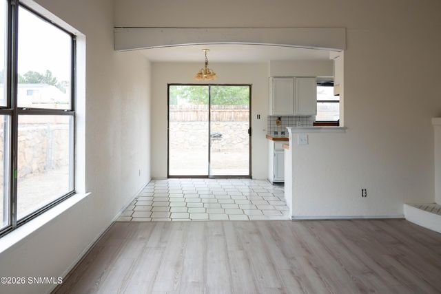 2030 Embassy Drive, Las Cruces, NM 88005