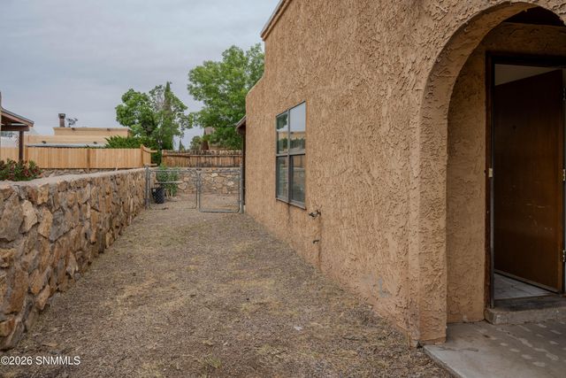 2030 Embassy Drive, Las Cruces, NM 88005