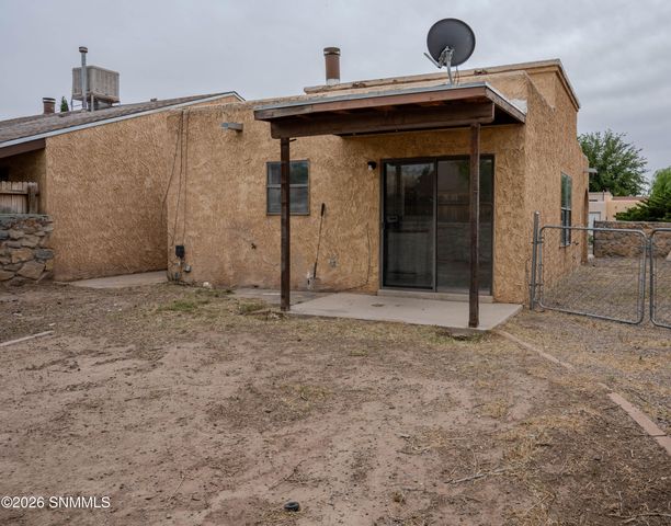 2030 Embassy Drive, Las Cruces, NM 88005