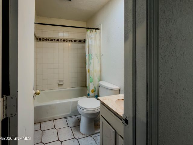 2030 Embassy Drive, Las Cruces, NM 88005