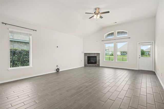 2733 Arbor Edge Crossing, Texas City, TX 77568
