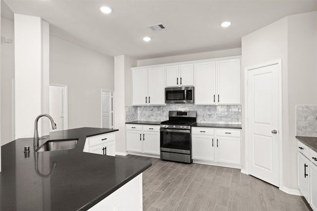 2733 Arbor Edge Crossing, Texas City, TX 77568
