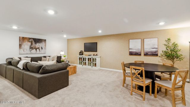 12 E Garfield Avenue, Atlantic Highlands, NJ 07716