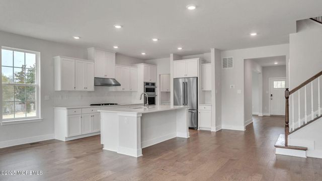 12 E Garfield Avenue, Atlantic Highlands, NJ 07716