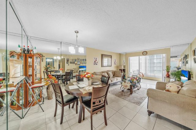3001 NW 48th Avenue 439, Lauderdale Lakes, FL 33313