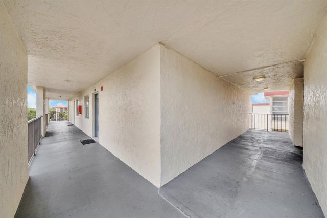 3001 NW 48th Avenue 439, Lauderdale Lakes, FL 33313