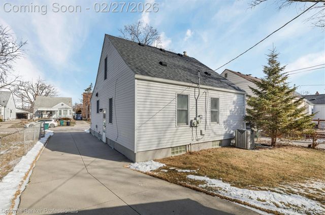 2427 Harvard Road, Berkley, MI 48072