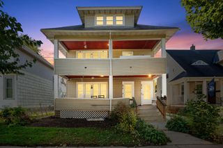 876 Charles Avenue, Saint Paul, MN 55104