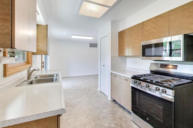 241 Brookhaven Drive, Elk Grove Village, IL 60007