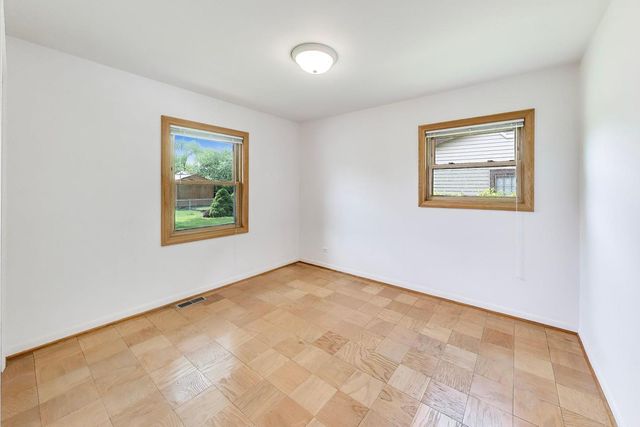 241 Brookhaven Drive, Elk Grove Village, IL 60007