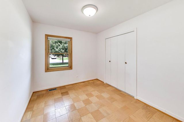 241 Brookhaven Drive, Elk Grove Village, IL 60007