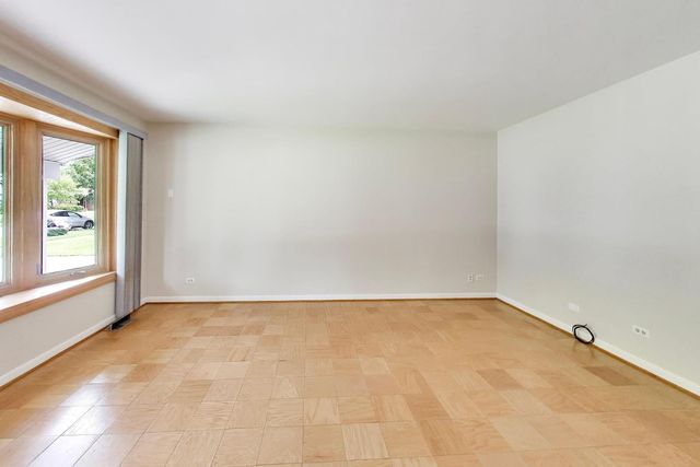 241 Brookhaven Drive, Elk Grove Village, IL 60007
