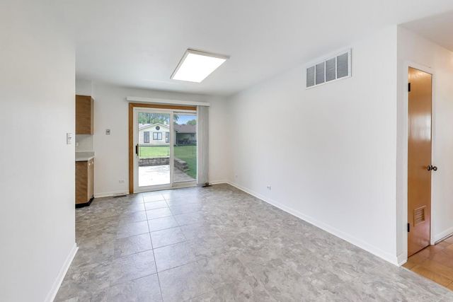 241 Brookhaven Drive, Elk Grove Village, IL 60007