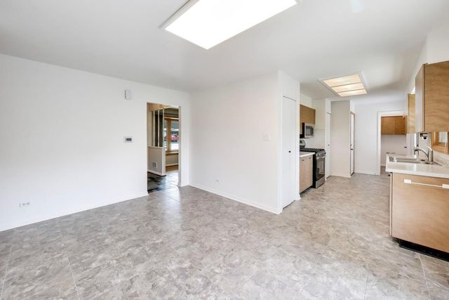 241 Brookhaven Drive, Elk Grove Village, IL 60007