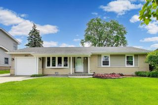 241 Brookhaven Drive, Elk Grove Village, IL 60007