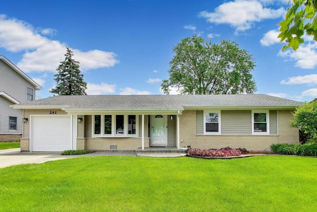 241 Brookhaven Drive, Elk Grove Village, IL 60007