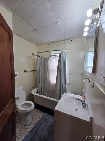 96 Academy Road, Buffalo, NY 14211