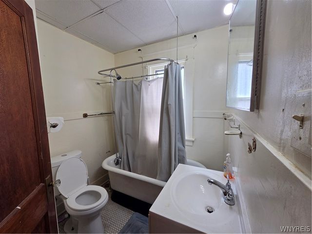 96 Academy Road, Buffalo, NY 14211