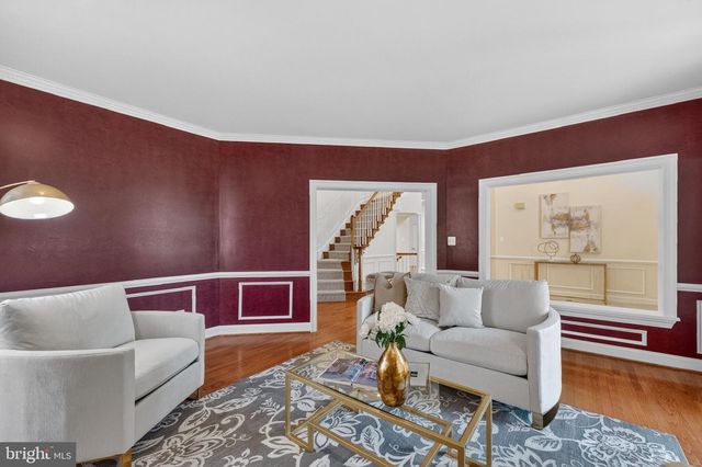 9012-A OLD DOMINION DR, Mclean, VA 22102