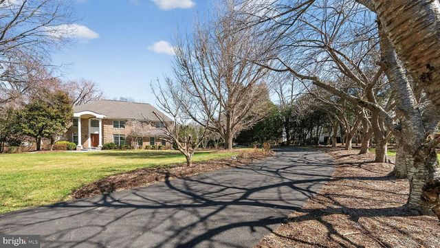 9012-A OLD DOMINION DR, Mclean, VA 22102