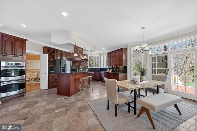 9012-A OLD DOMINION DR, Mclean, VA 22102