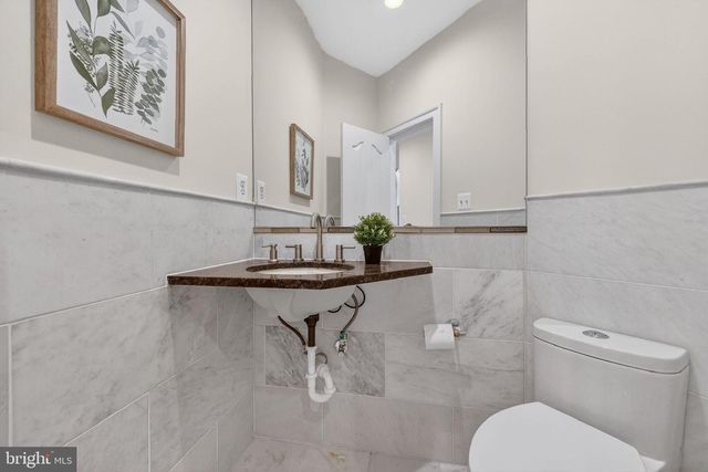 9012-A OLD DOMINION DR, Mclean, VA 22102