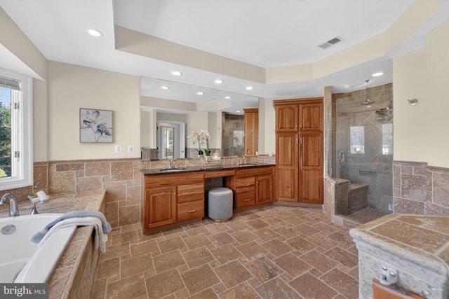 9012-A OLD DOMINION DR, Mclean, VA 22102