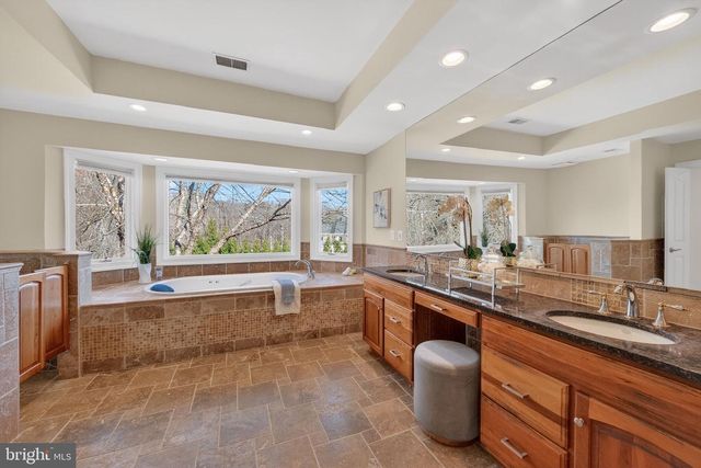 9012-A OLD DOMINION DR, Mclean, VA 22102