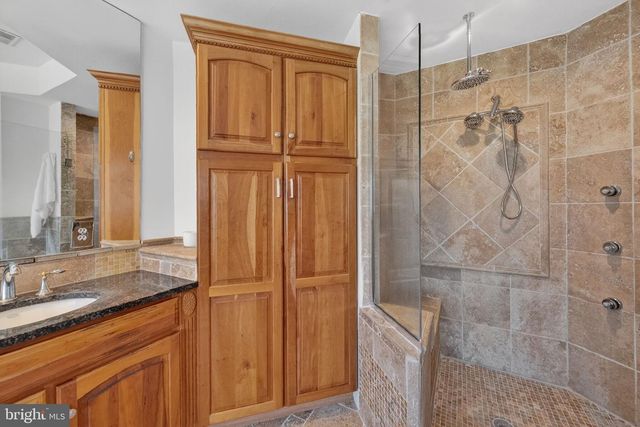 9012-A OLD DOMINION DR, Mclean, VA 22102