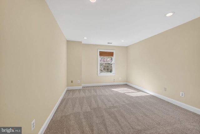 9012-A OLD DOMINION DR, Mclean, VA 22102