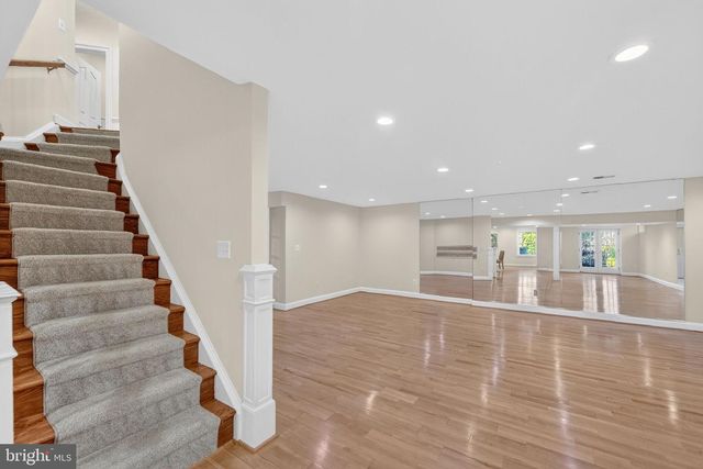 9012-A OLD DOMINION DR, Mclean, VA 22102