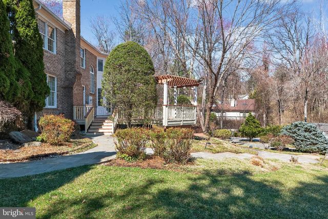 9012-A OLD DOMINION DR, Mclean, VA 22102