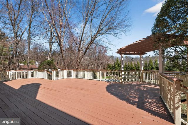 9012-A OLD DOMINION DR, Mclean, VA 22102