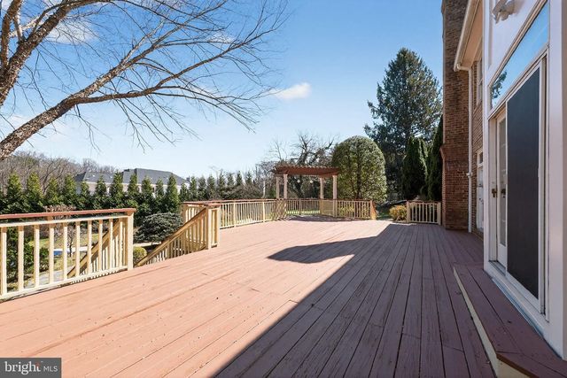 9012-A OLD DOMINION DR, Mclean, VA 22102